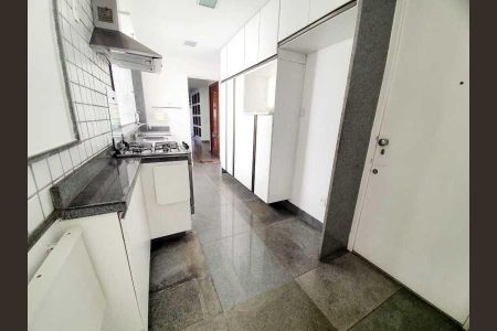 Apartamento à venda com 220m², 4 quartos e 2 vagas