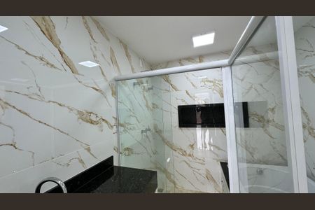 Casa de condomínio para alugar com 300m², 5 quartos e 4 vagasBanheiro quarto 2