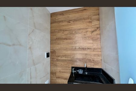 Casa de condomínio para alugar com 300m², 5 quartos e 4 vagasBanheiro externo 