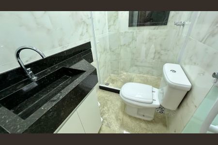 Casa de condomínio para alugar com 300m², 5 quartos e 4 vagasBanheiro quarto 5