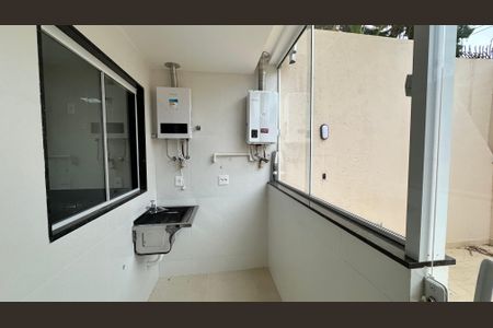 Casa de condomínio para alugar com 300m², 5 quartos e 4 vagasÁrea de Serviço