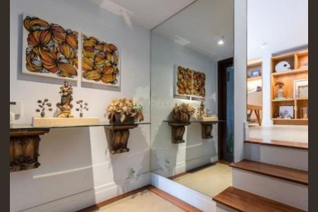Casa à venda com 3 quartos, 608m² em Jardim Everest, São Paulo