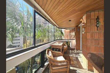 Apartamento à venda com 155m², 3 quartos e 2 vagas