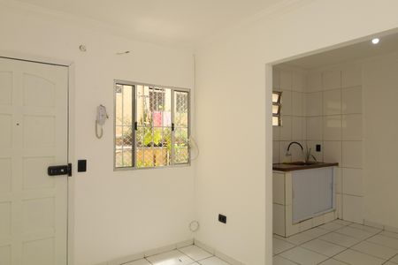 Sala de apartamento para alugar com 2 quartos, 50m² em Conjunto Residencial José Bonifácio, São Paulo