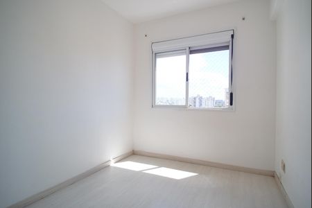 Quarto 2 de apartamento para alugar com 2 quartos, 70m² em Vila Ipiranga, Porto Alegre