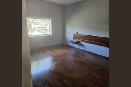 Casa à venda com 4 quartos, 550m² em Jardim Guedala, São Paulo