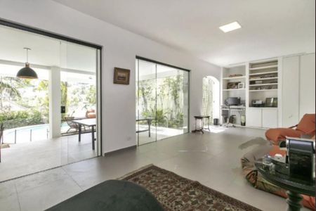 Casa à venda com 4 quartos, 550m² em Jardim Guedala, São Paulo