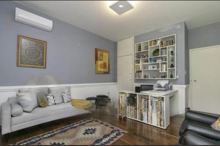 Casa à venda com 4 quartos, 550m² em Jardim Guedala, São Paulo