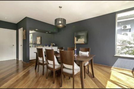 Casa à venda com 550m², 4 quartos e 6 vagas