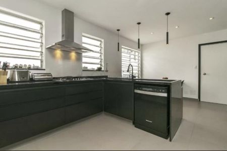 Casa à venda com 550m², 4 quartos e 6 vagas