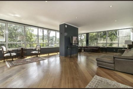 Casa à venda com 4 quartos, 550m² em Jardim Guedala, São Paulo