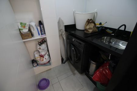 Casa de condomínio à venda com 160m², 3 quartos e 2 vagasÁrea de Serviço