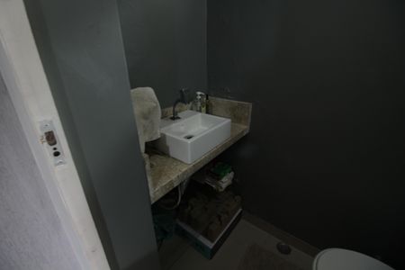 Casa de condomínio à venda com 160m², 3 quartos e 2 vagasLavabo 1