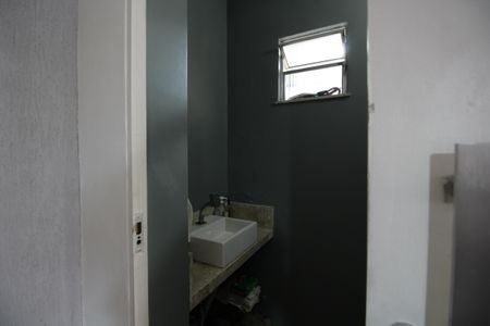 Casa de condomínio à venda com 160m², 3 quartos e 2 vagasLavabo 1