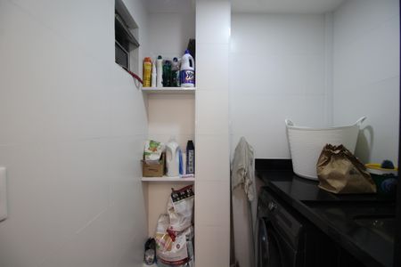 Casa de condomínio à venda com 160m², 3 quartos e 2 vagasÁrea de Serviço