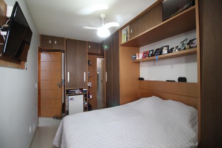 Casa de condomínio à venda com 160m², 3 quartos e 2 vagasQuarto 3