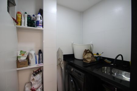 Casa de condomínio à venda com 160m², 3 quartos e 2 vagasÁrea de Serviço