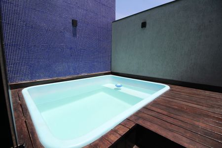 Casa de condomínio à venda com 160m², 3 quartos e 2 vagasPiscina