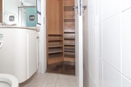 Apartamento à venda com 74m², 2 quartos e 1 vagaBanheiro da Suíte