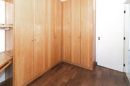 Apartamento à venda com 74m², 2 quartos e 1 vagaQuarto 2