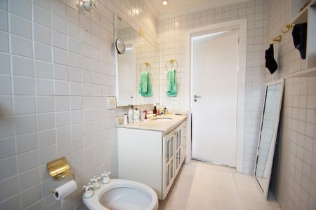 Apartamento à venda com 170m², 3 quartos e 1 vaga Apartamento à venda com 170m², 3 quartos e 1 vagabanheiro quarto 3