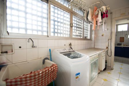 Apartamento à venda com 170m², 3 quartos e 1 vaga Apartamento à venda com 170m², 3 quartos e 1 vagalavanderia