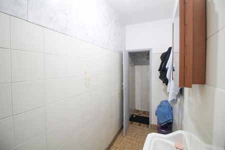 Casa à venda com 107m², 3 quartos e 2 vagasCasa 1 - Banheiro