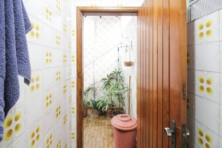 Casa à venda com 107m², 3 quartos e 2 vagasÁrea de Serviço - Banheiro