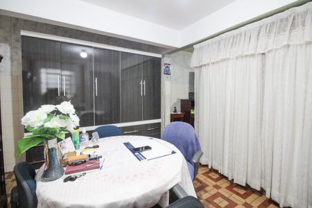 Casa à venda com 107m², 3 quartos e 2 vagasCasa 1 - Sala/Quarto/Cozinha