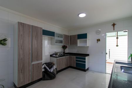 Casa para alugar com 290m², 3 quartos e 2 vagasCozinha