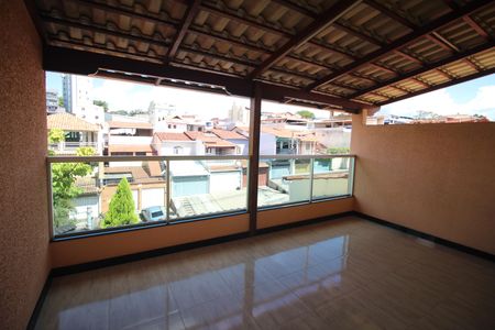 Casa à venda com 245m², 4 quartos e 3 vagasVaranda 