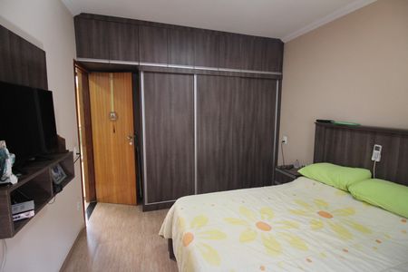 Casa à venda com 245m², 4 quartos e 3 vagasQuarto 2