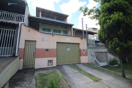 Casa à venda com 245m², 4 quartos e 3 vagasFachada /Plaquinha Instalada 22/12/2025 OCIT-47