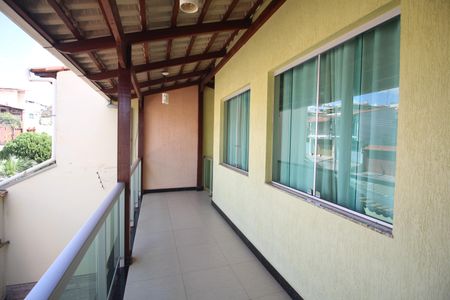 Casa à venda com 245m², 4 quartos e 3 vagasVaranda 
