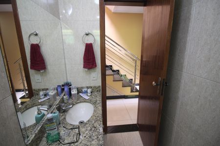 Casa à venda com 245m², 4 quartos e 3 vagasBanheiro