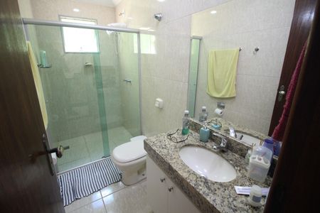 Casa à venda com 245m², 4 quartos e 3 vagasBanheiro
