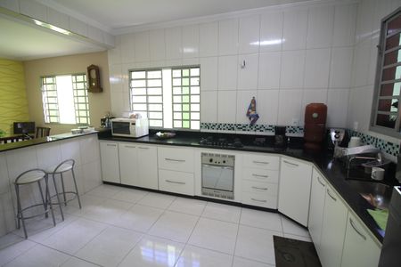 Casa à venda com 245m², 4 quartos e 3 vagasCozinha