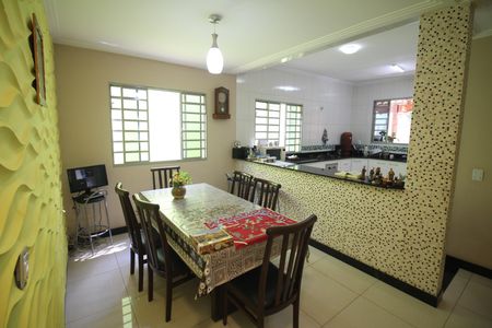 Casa à venda com 245m², 4 quartos e 3 vagasCopa