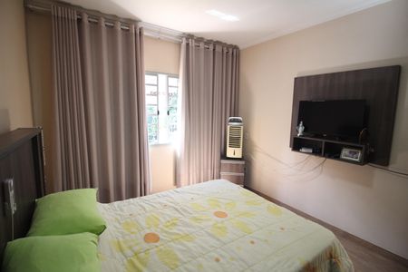 Casa à venda com 245m², 4 quartos e 3 vagasQuarto 2