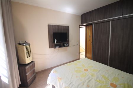 Casa à venda com 245m², 4 quartos e 3 vagasQuarto 2