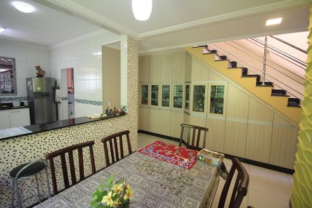 Casa à venda com 245m², 4 quartos e 3 vagasCopa