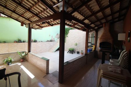 Casa à venda com 245m², 4 quartos e 3 vagasQuintal e Area Gourmet