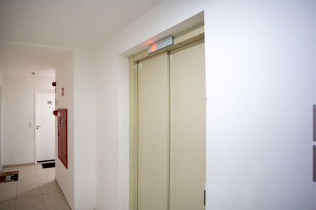 Apartamento para alugar com 65m², 2 quartos e 1 vagaHall de entrada