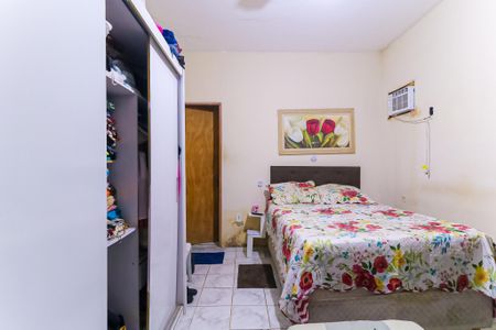 Casa à venda com 268m², 4 quartos e 2 vagasQuarto 4 - Suíte