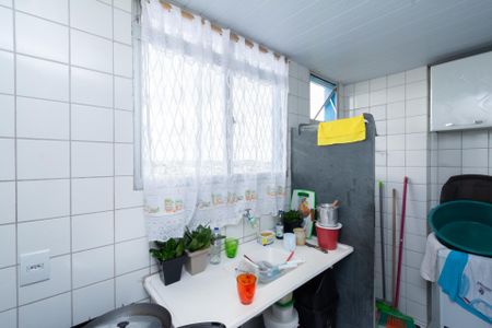 Apartamento à venda com 55m², 3 quartos e sem vagaCozinha e Área de Serviço