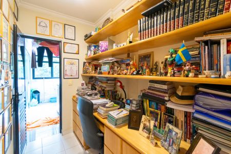 Apartamento à venda com 145m², 4 quartos e 2 vagasEscritório 