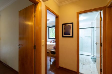 Apartamento à venda com 145m², 4 quartos e 2 vagasCorredor 