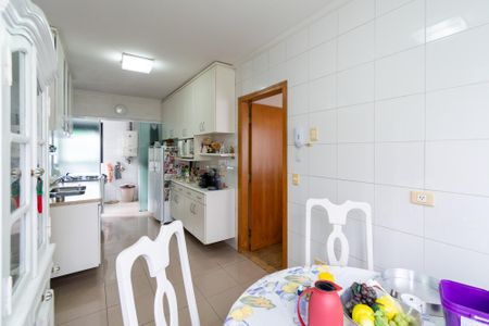 Apartamento à venda com 145m², 4 quartos e 2 vagasCozinha