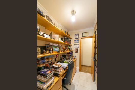 Apartamento à venda com 145m², 4 quartos e 2 vagasEscritório 