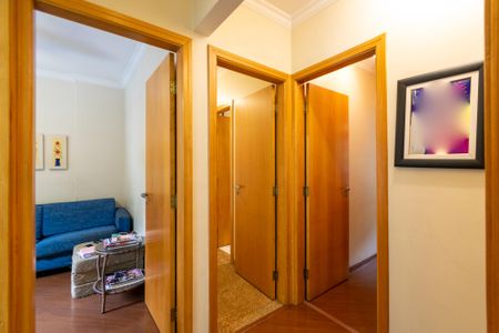 Apartamento à venda com 145m², 4 quartos e 2 vagasCorredor 